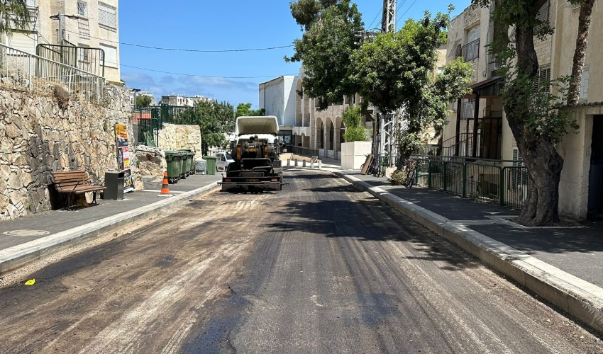 עבודות השיקום ברמת ויז'ניץ (צילום: ראובן כהן, דוברות עיריית חיפה)