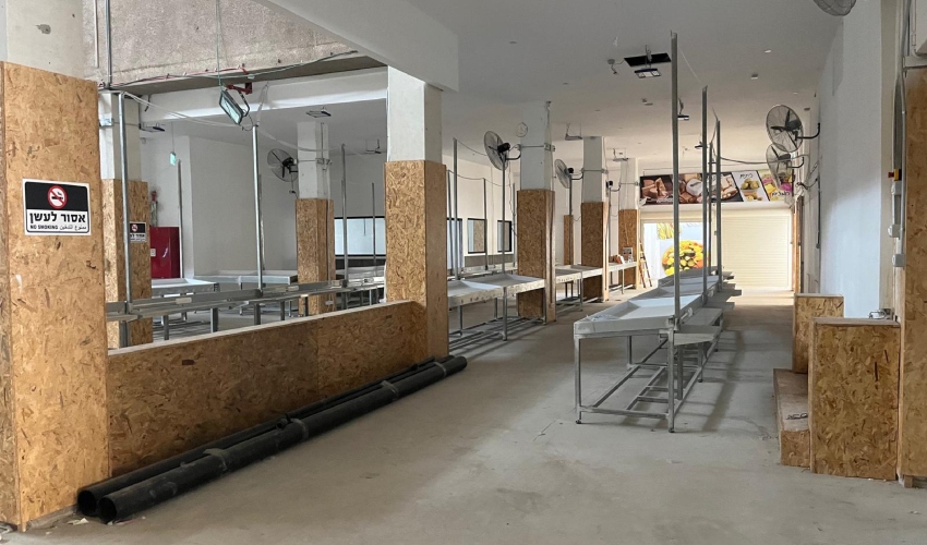 קומת הכניסה במבנה שוק תלפיות, היום (צילום: נמרוד אשכנזי)