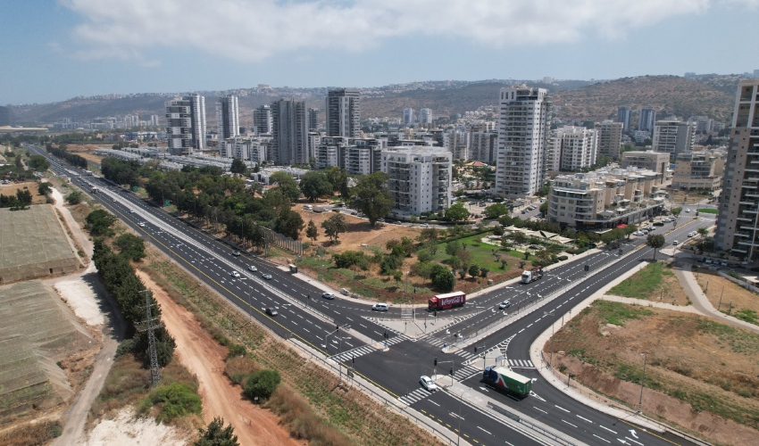 כביש 4 המורחב ליד טירת כרמל (צילום: חברת נתיבי ישראל)