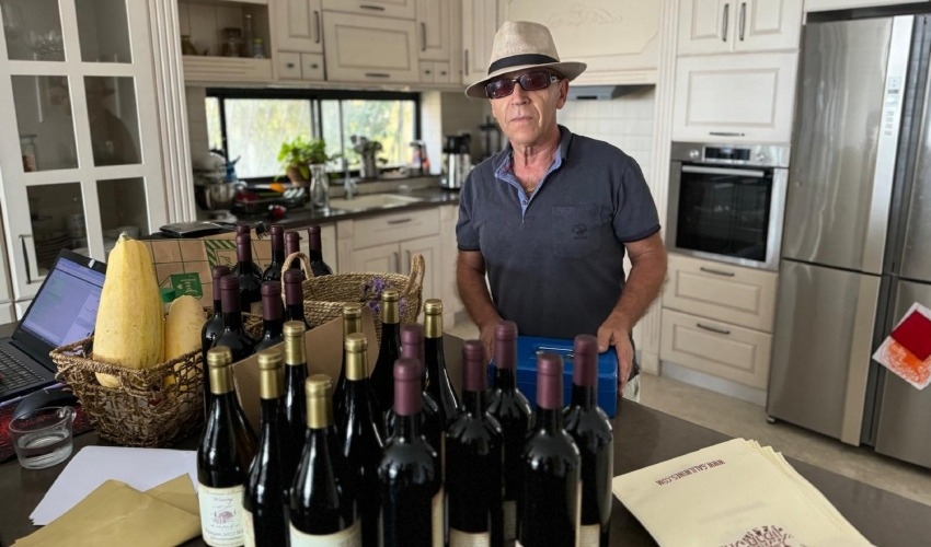 מישל אלהרר והיינות שלו (צילום: אבי אגרנט)