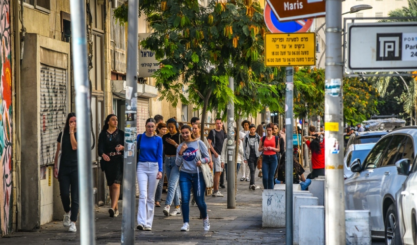 רחוב הנמל (צילום: ניר בלזיצקי, דוברות עיריית חיפה)
