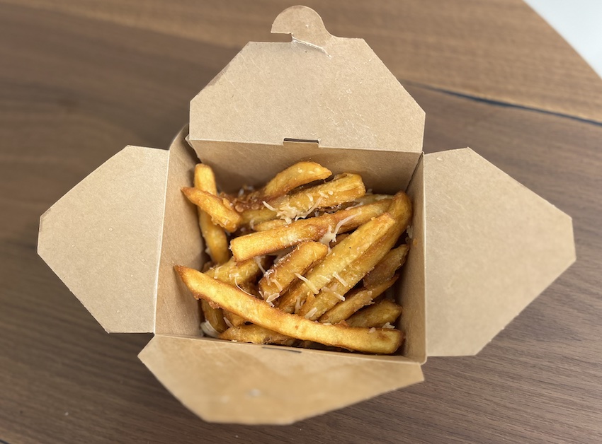 צ'יפס פרמז'ן של פאפא רוני (צילום: נמרוד אשכנזי)