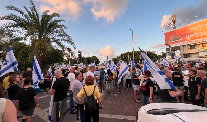 ההפגנה בעד עסקה עם החמאס לשחרור החטופים (צילום: נמרוד אשכנזי)