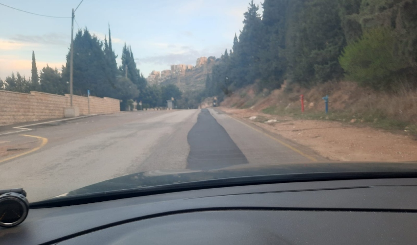 הכביש המשובש סמוך לבתי העלמין