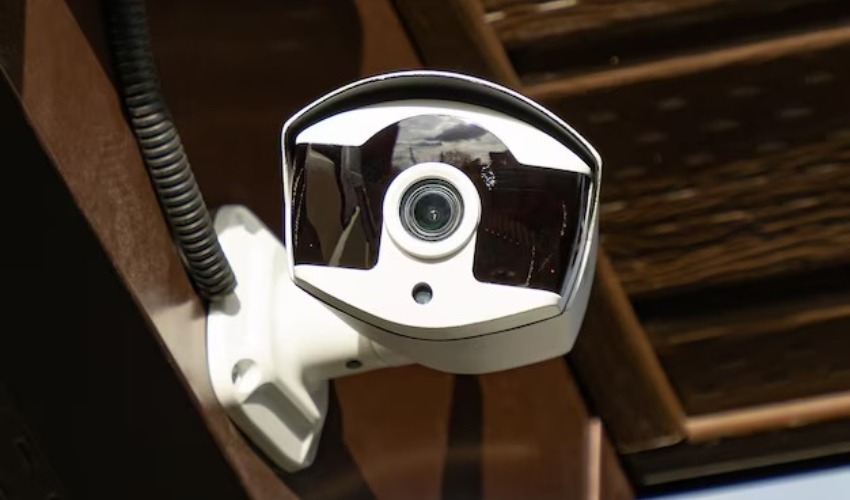 מצלמת מעקב (צילום: Freepik)