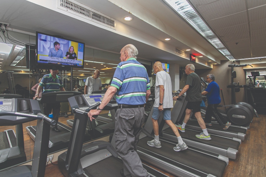 חדר כושר בסטנדרטים הגבוהים ביותר (צילום: פיליפ מורוזוב)