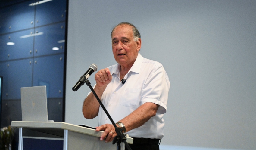 יונה יהב בכנס החינוך (צילום: ראובן כהן, דוברות עיריית חיפה)