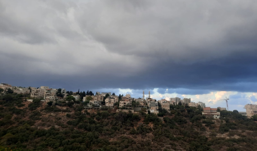 גשם ראשון בחיפה (צילום: רולי קירשטיין)