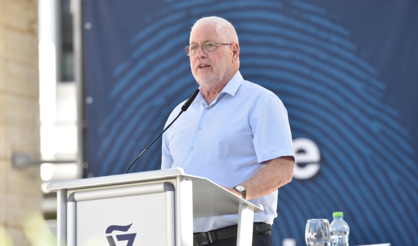 פרופ' אורי סיון (צילום: שרון צור, דוברות הטכניון)