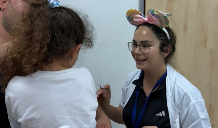 הפנינג החיסונים במרפאת בונן (צילום: דוברות כללית)