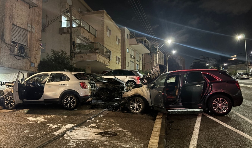 הרכבים שעלו באש (צילום: דוברות רשות הכבאות וההצלה)