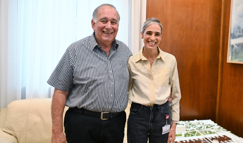 יונה יהב וד"ר מיכל מקל (צילום: ראובן כהן, דוברות עיריית חיפה)