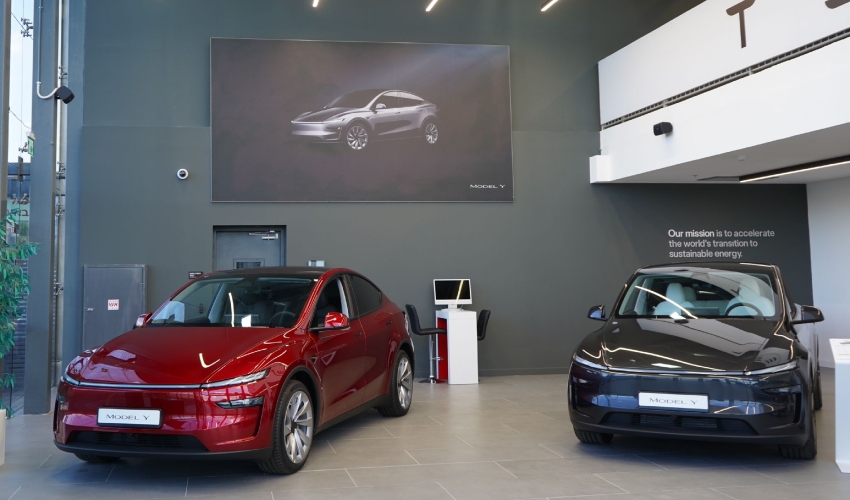 המרכז של טסלה בקרית אתא (צילום: יח"צ טסלה)