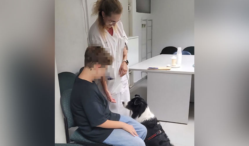 חיסון שפעת בעזרת כלבנות טיפולית (צילום: דוברות כללית)