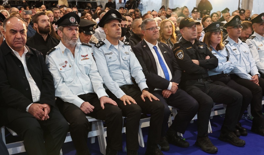 טקס הזיכרון לנספים באסון הכרמל (צילום: דוברות שב"ס)