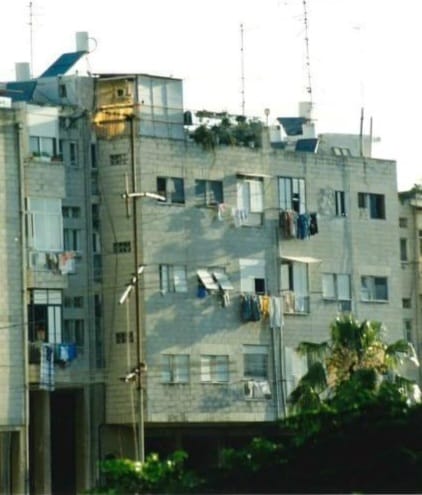הגג ברחוב רש"י (צילום: ארינה לאורה פרי)