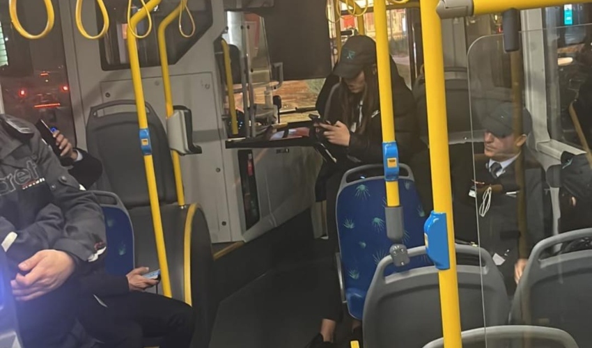 הפקחים באוטובוס