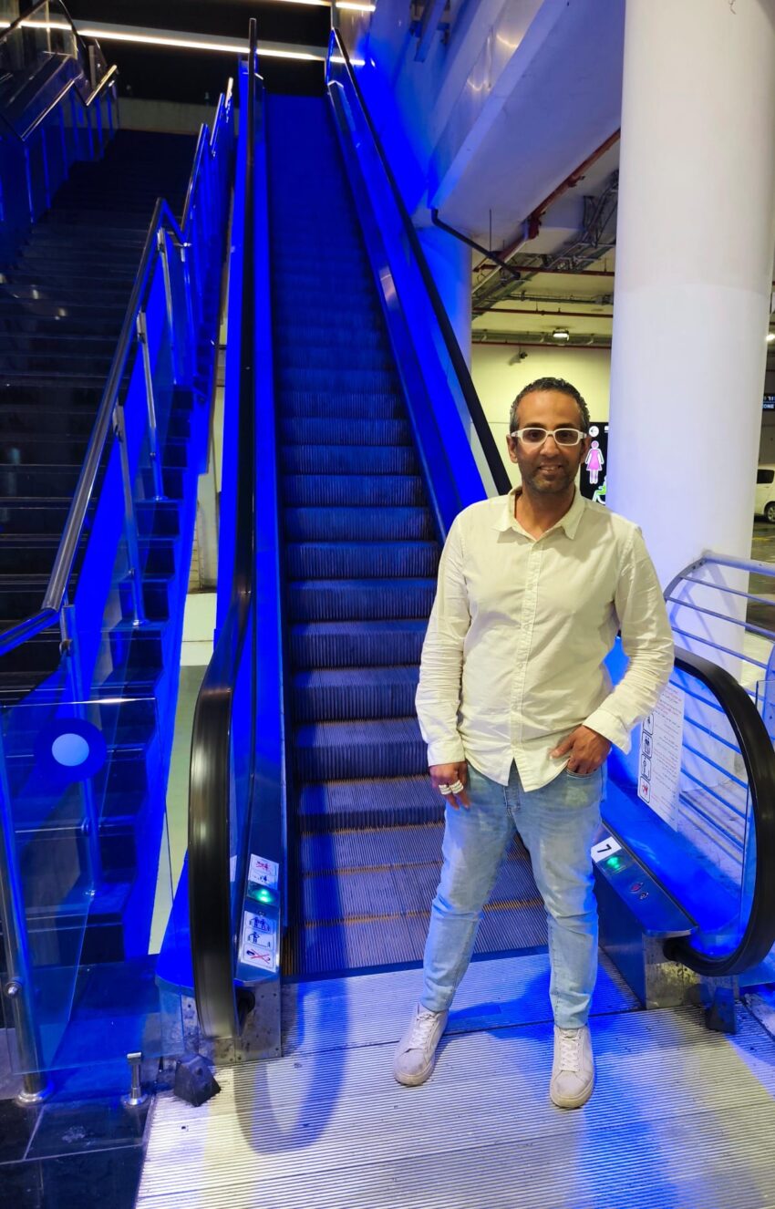 תומר שלומי בחניון הבימה (צילום: פרטי)