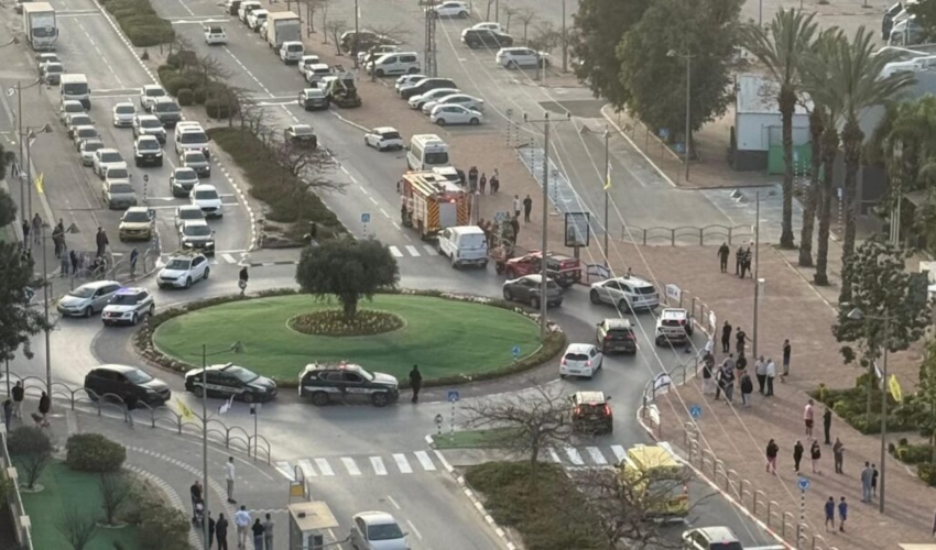 זירת נפילת הרסיסים בקרית מוצקין (צילום: שימוש לפי סעיף 27א' לחוק זכויות יוצרים)