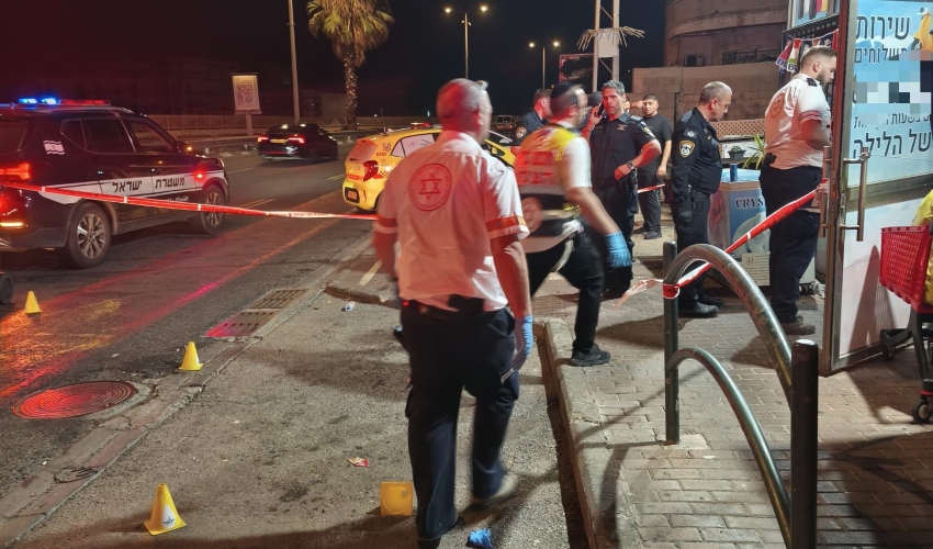 זירת אירוע הירי בשדרות ההגנה בחיפה (צילום: תיעוד מבצעי מד"א)