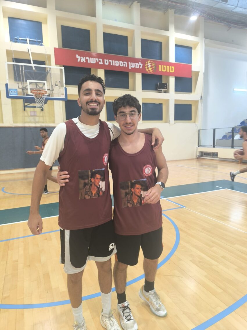 משתתפים בטורניר לזכרו של תומר קרן